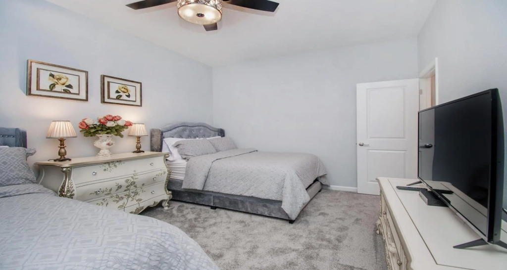 Bright 2BR Home in Championsgate Resort Near Disney