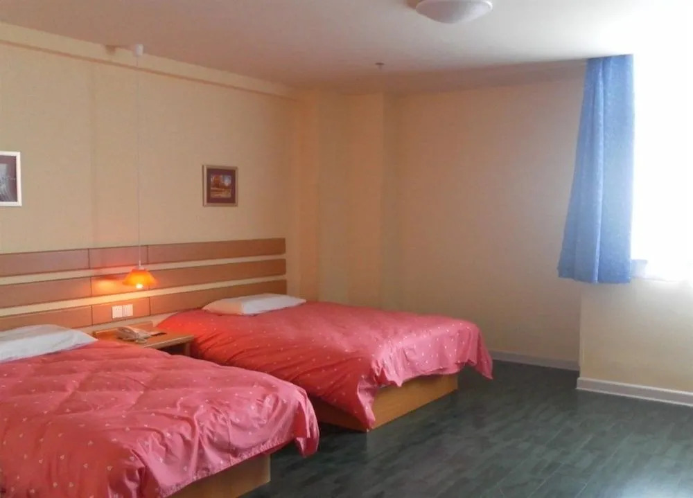 Home Inn Yantai Haiyang Bus Station