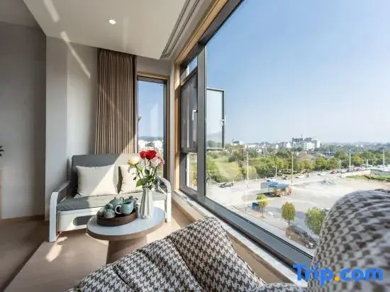 Inkstone Embraces the Pearl Homestay