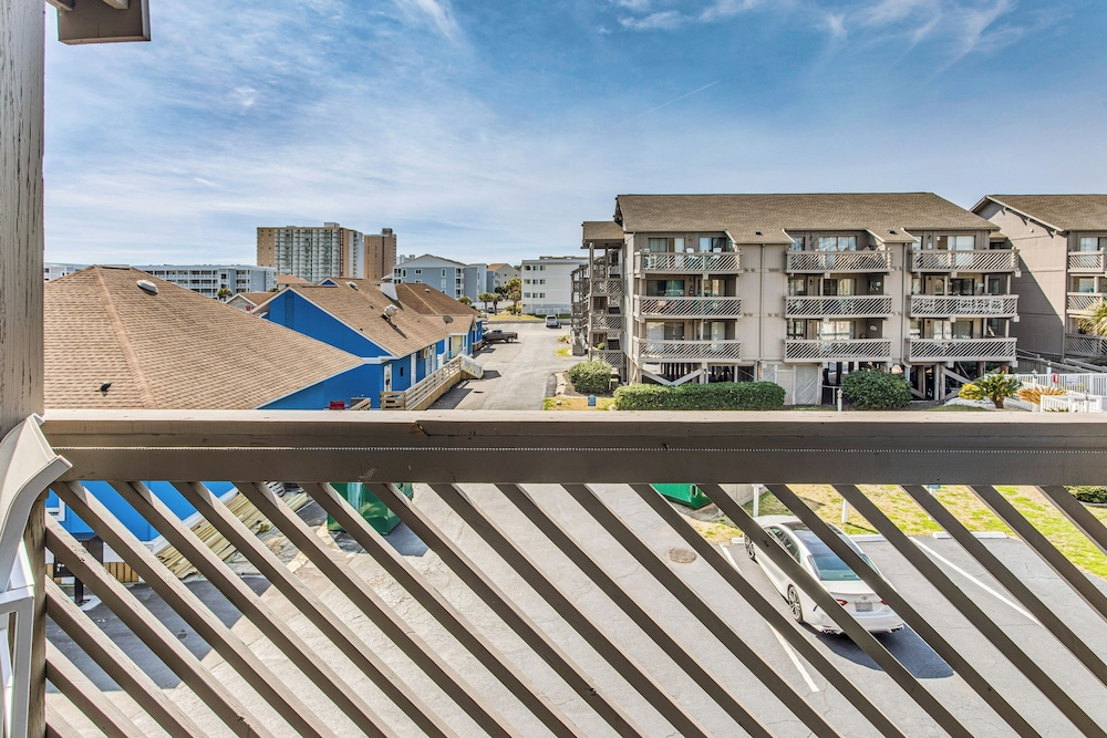 Walk to Ocean: Condo w/ 3 Pools in Myrtle Beach