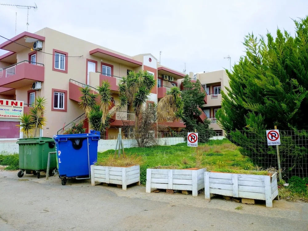 Luellen Apartments