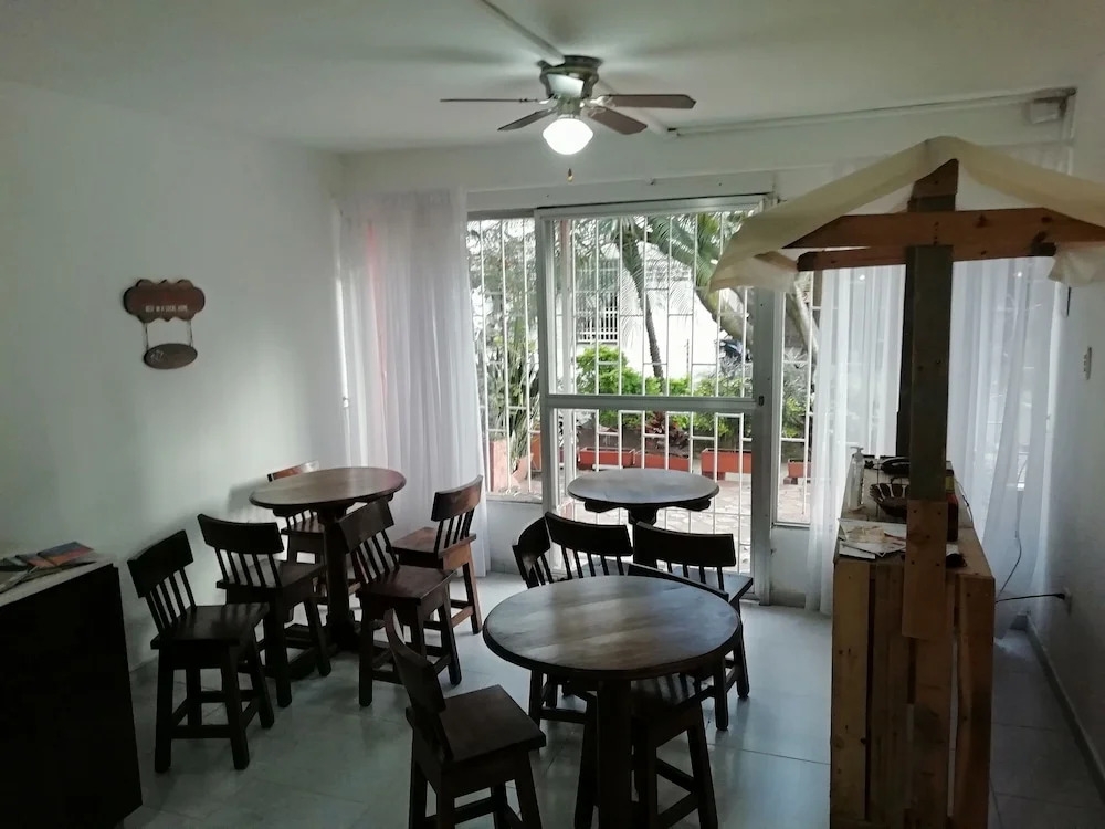 Bed & Breakfast Local Home