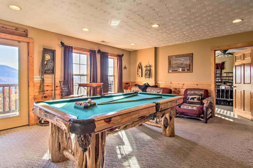 Cabin w/ Breathtaking Views, Pool Access & Theater