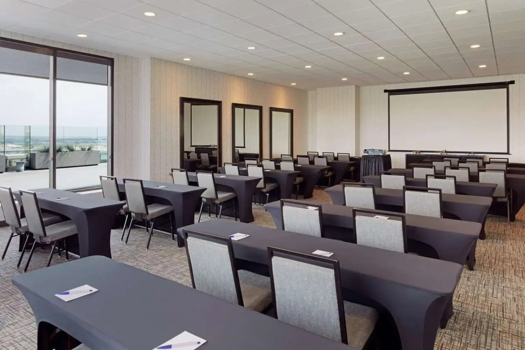H Hotel Los Angeles, Curio Collection By Hilton
