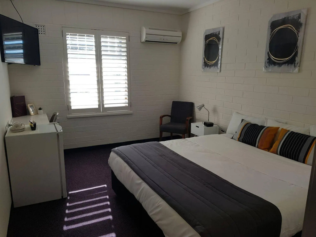 Morphett Arms Hotel