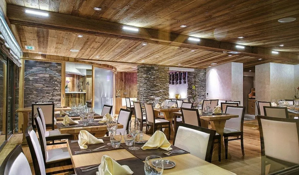 Hôtel-Chalet Les Ecureuils Restaurant, Piscine, Jardin, Garage