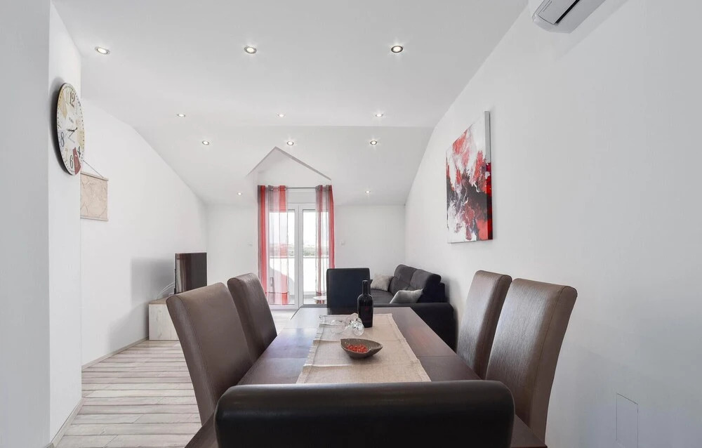 Amazing Apartment in Podstrana With 3 Bedrooms, Wifi and Outdoor Swimming Pool