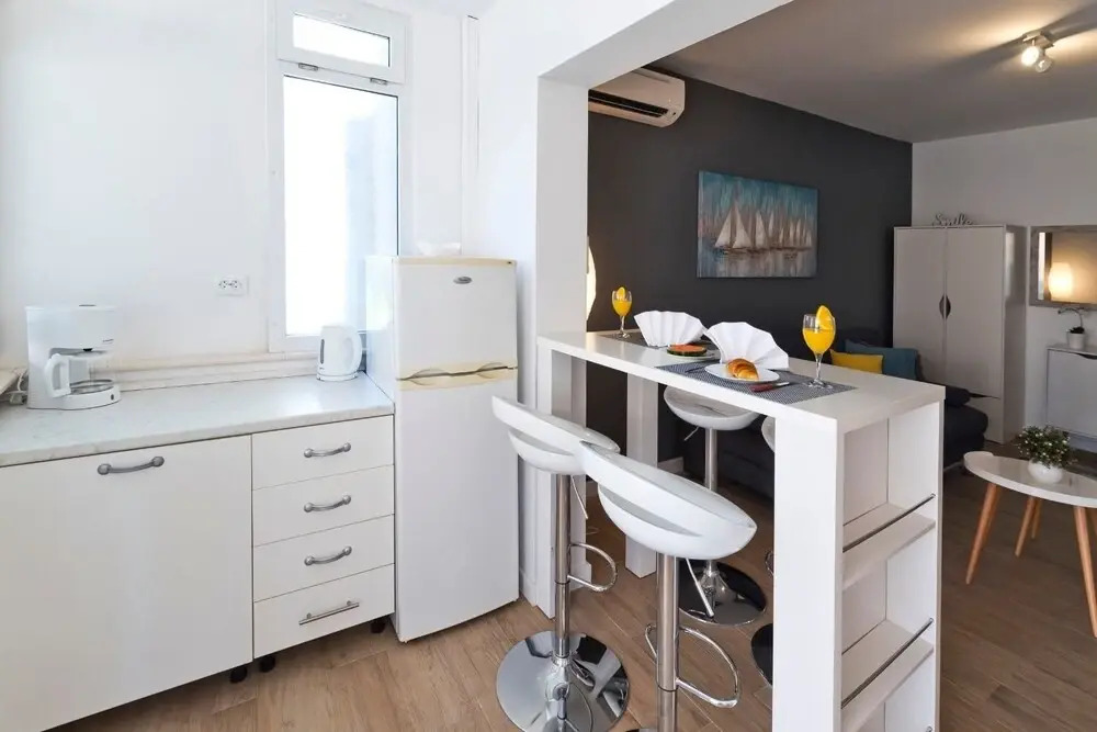 Ina - Modern and Cosy - A1