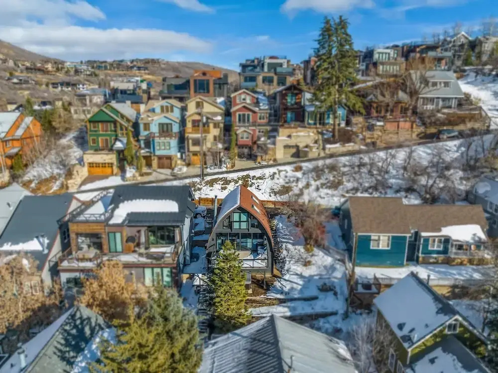 Mainstreet Masterpiece Stunning Views!