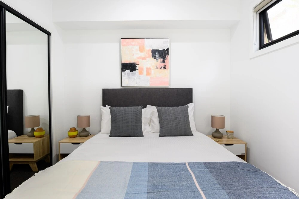 CARLISLE Bright Townhouse in Great Location