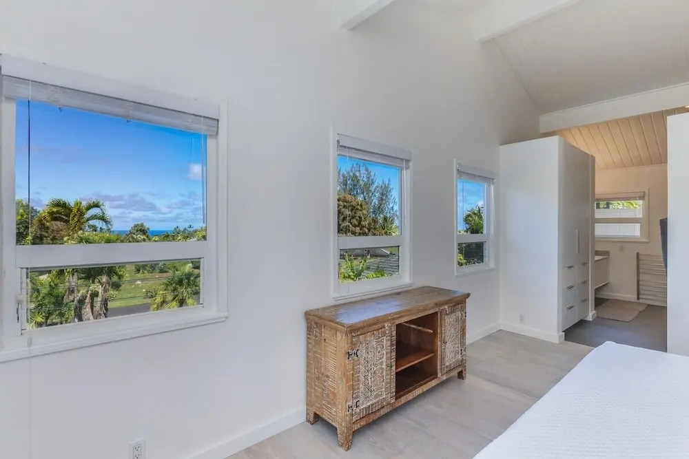 Hale Mauna Nui 4 Bedroom Home by RedAwning