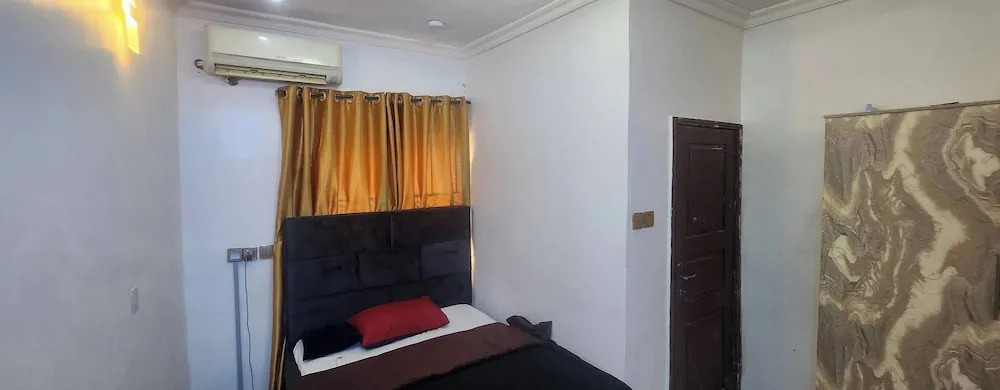 Luxurious 3-bedroom Apartment in Lagos With Pool Access