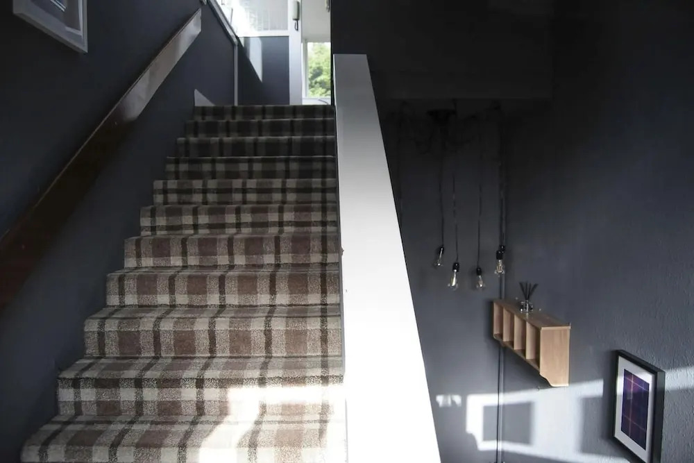 Glasgow Road Apartment