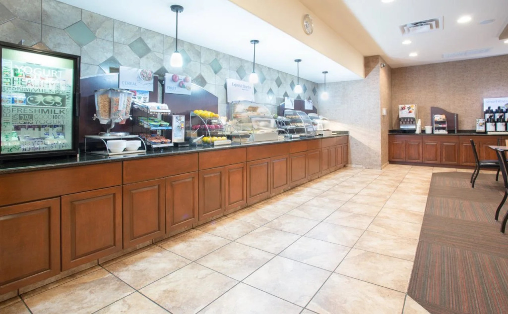 Holiday Inn Express & Suites Pueblo by IHG