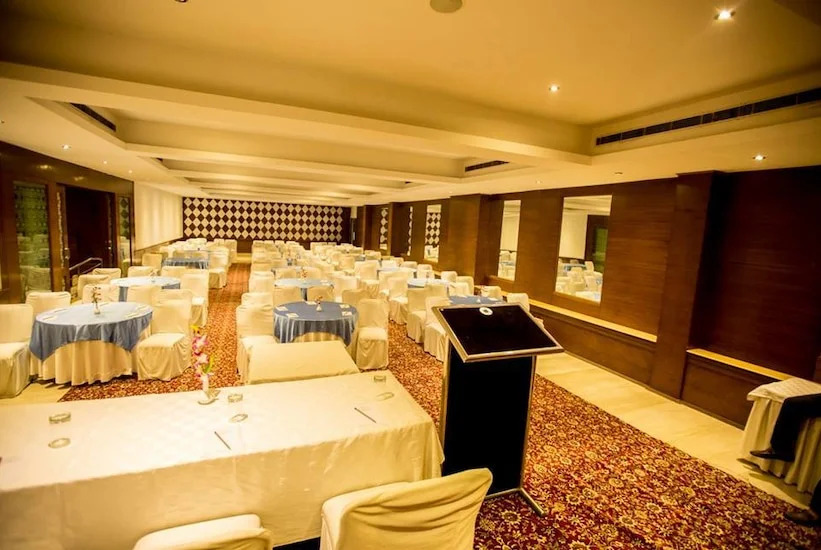 Hotel Deep Palace