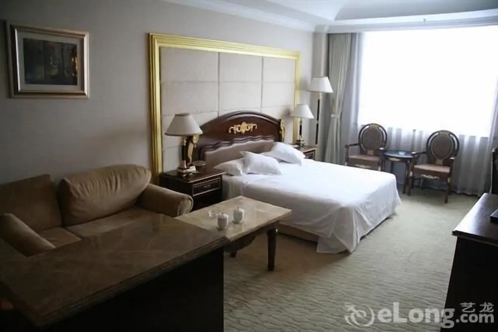Royal Palace Hotel