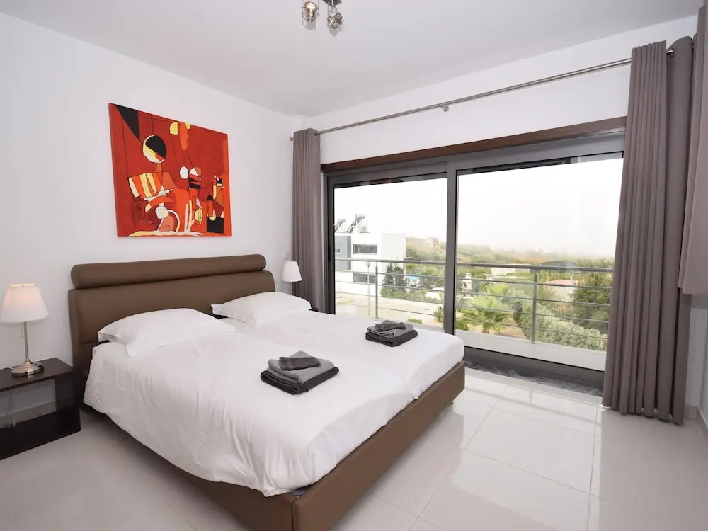 Modern Villa with Private Pool Just 400m From the Sea