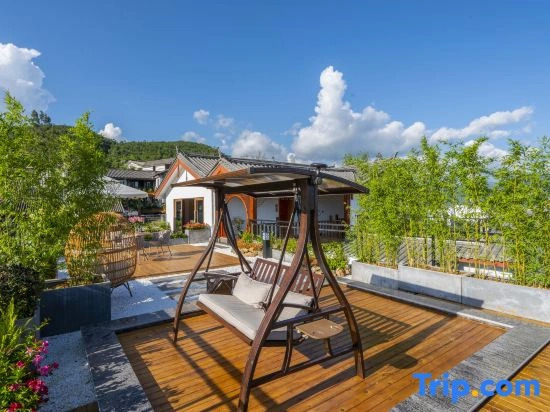 Yujing·View Beauty Su (Lijiang Ancient City North Gate Dashuiche Branch)