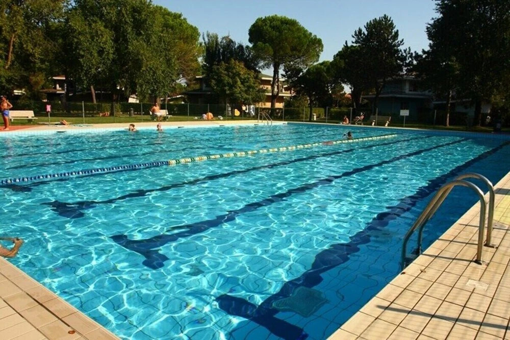 Spacious Flat With Common Pools and Kids'play Area