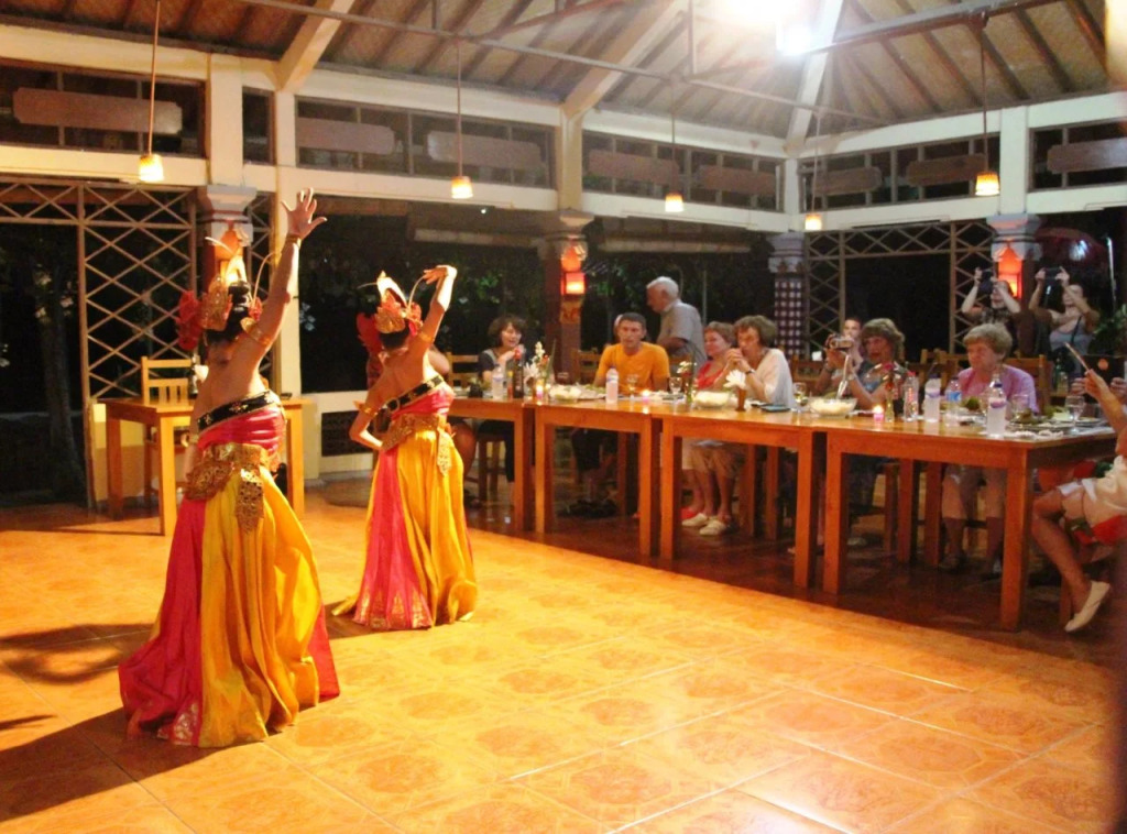 Lovina Beach Hotel