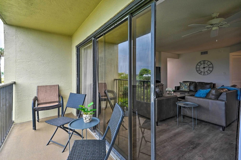 Updated Ormond Beach Condo: Relax & Explore!