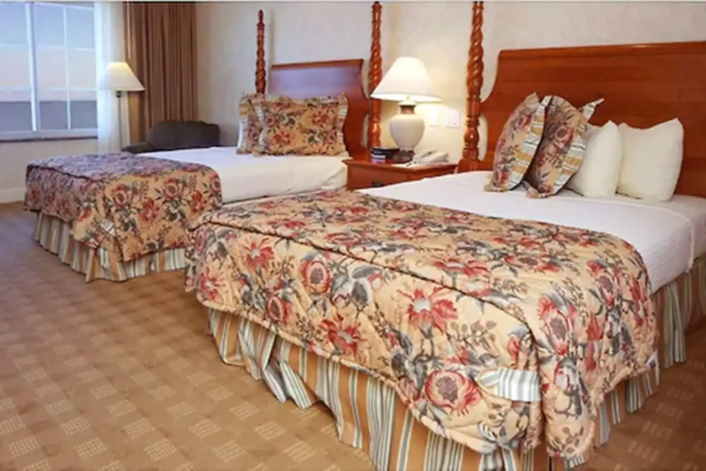 Bay Landing Hotel