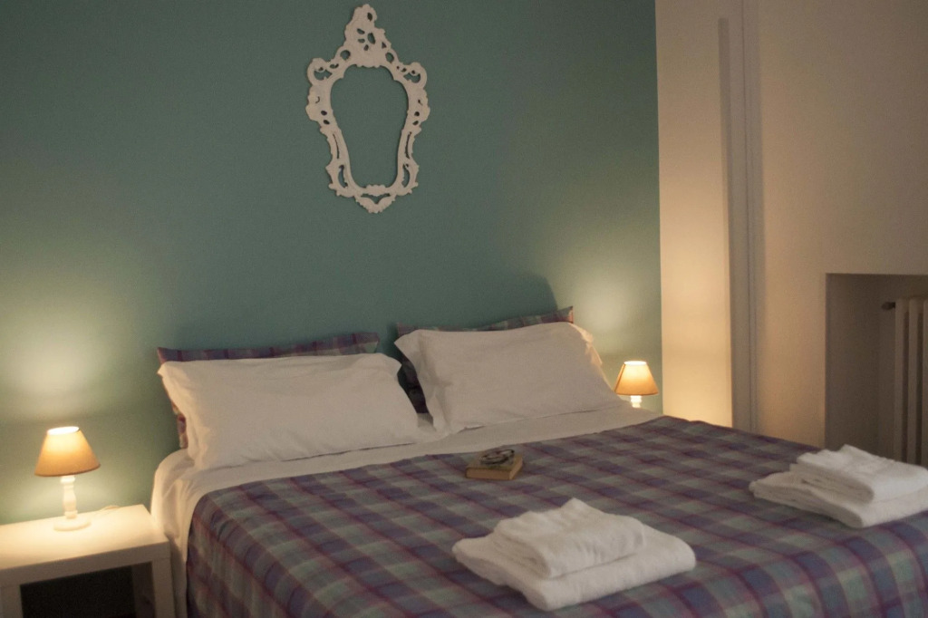 Apple guest house