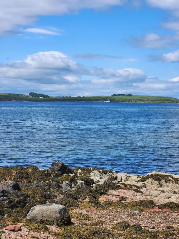 Apartment - Largs - Sleeps 4 - Pet Friendly