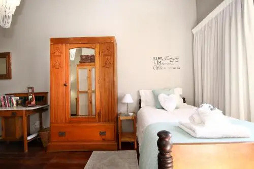 Nostalgia Self Catering Guesthouse