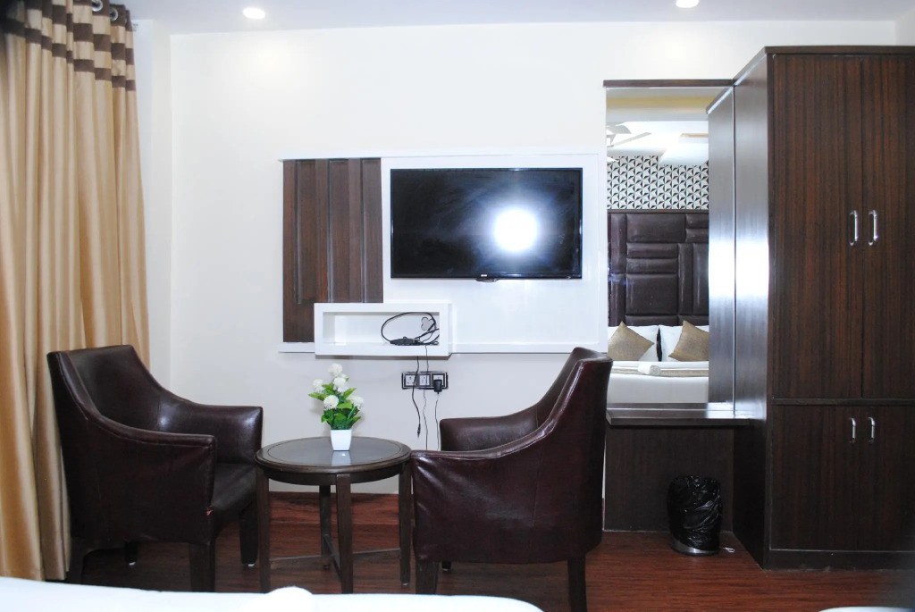 Hotel Superb Just Near New Delhi Railway Station & Connaught Place
