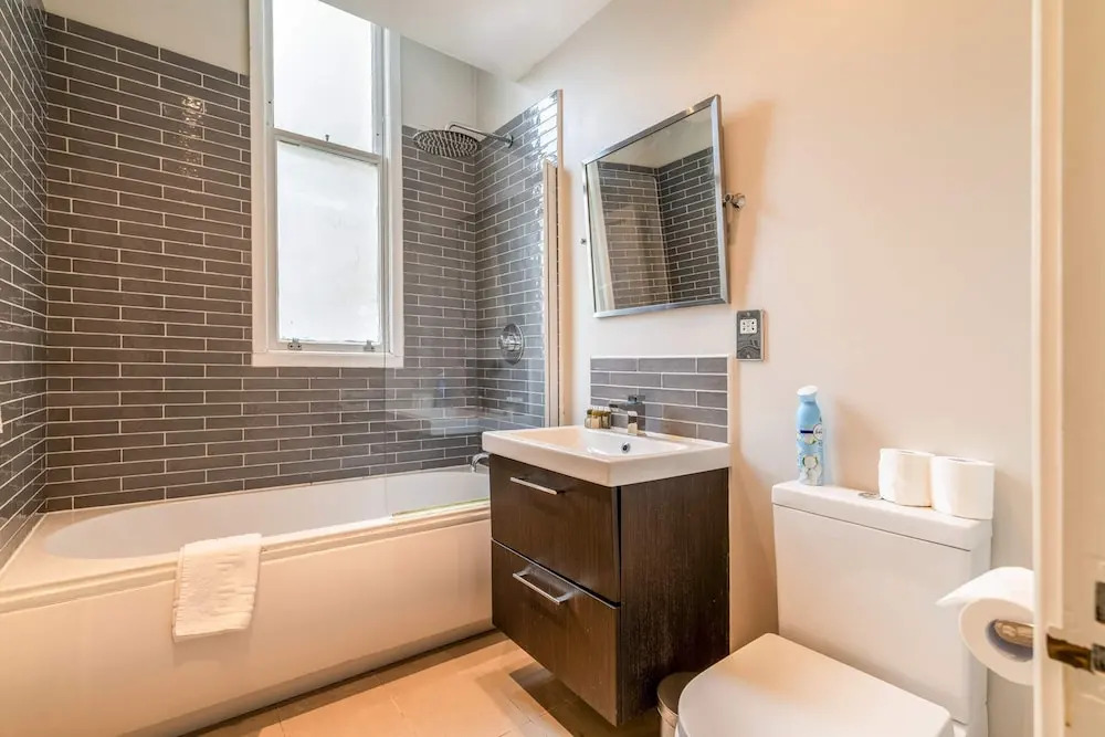Canal Crescent Charm Flat With Stunning Views, Little Venice