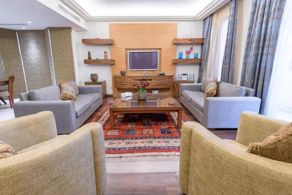 King Suites Hotel