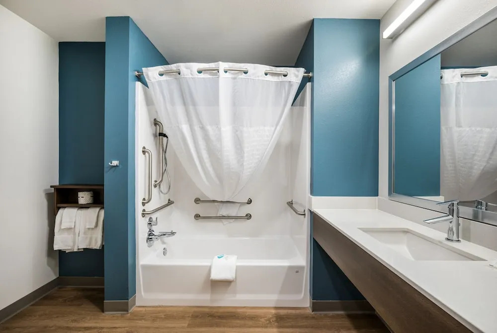 WoodSpring Suites Chicago Addison