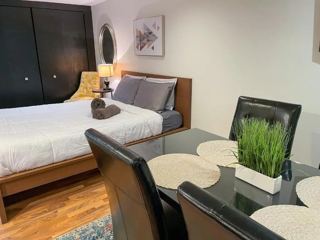 Wrigley Garden Unit