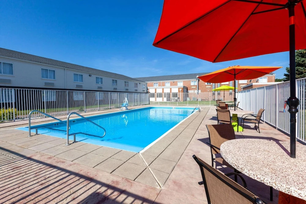 Days Inn by Wyndham Sandusky Cedar Point