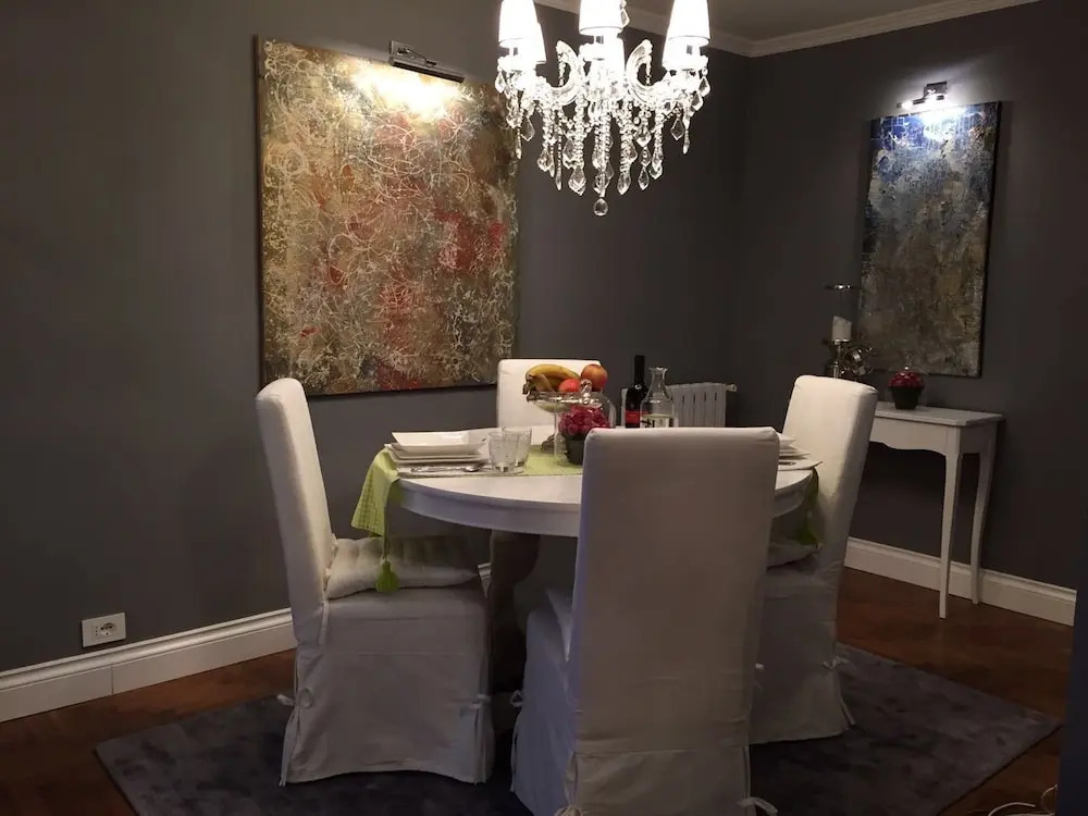 Big Tree Luxury Apartment