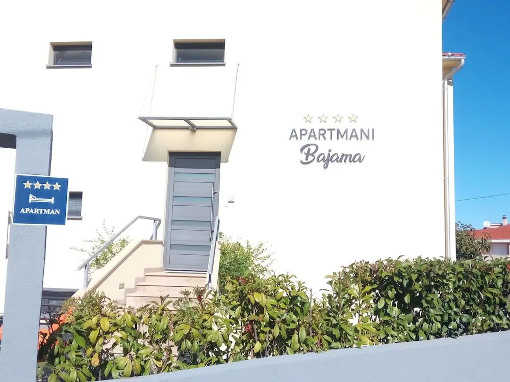 Modern Apartment in Newly Built House with Pool And Seview, 150m From the Beach