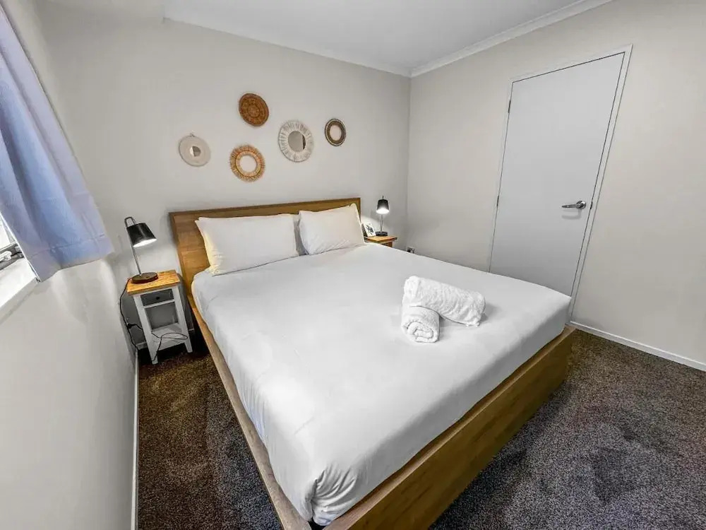 2BR Newmarket Retreat near Broadway: Zodiak Stays