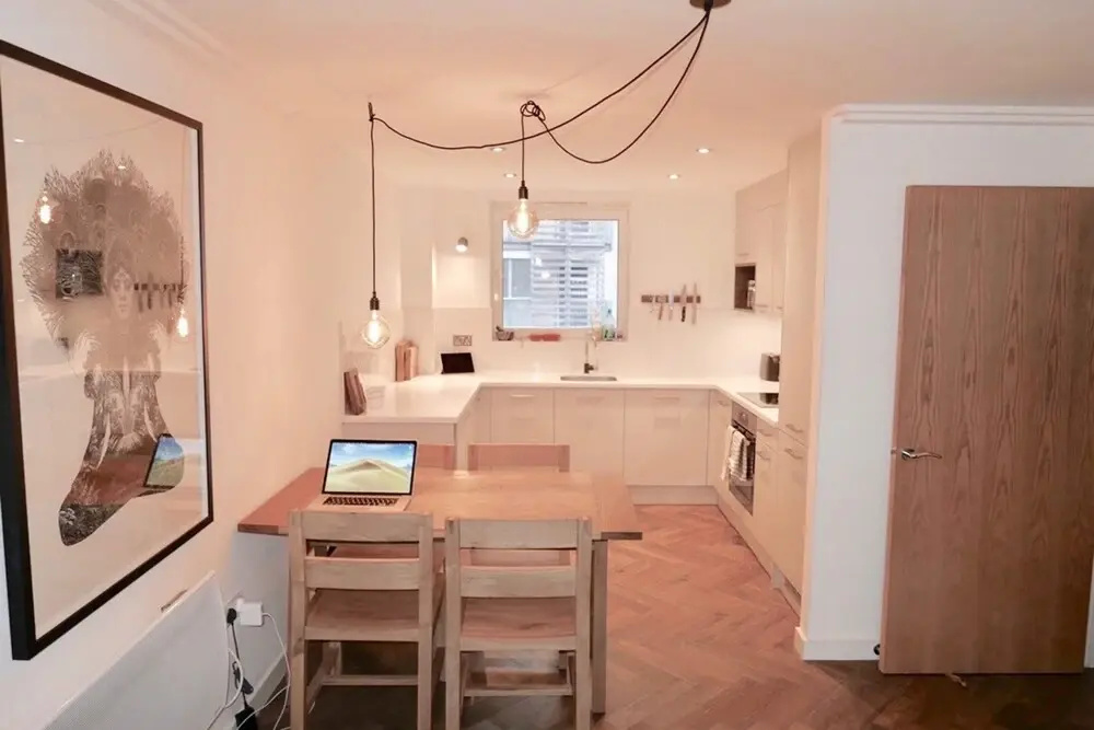 Central 2 Bedroom Modern Apartment