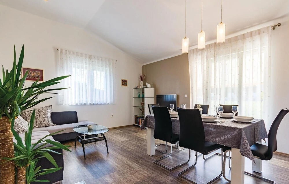 Stunning Home in Fazana With Wifi and 3 Bedrooms