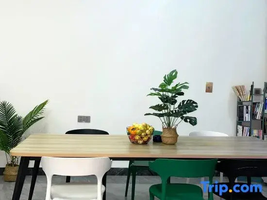Shiyou Bajiu Youth Hostel (Beihai Yintan International Passenger Port)