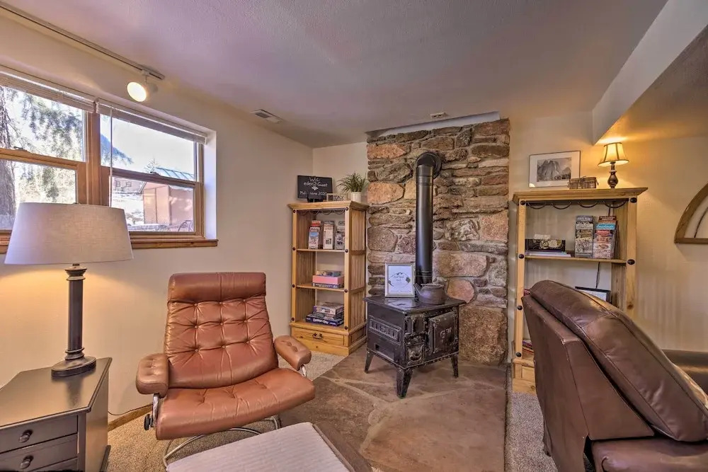 Cozy CO Rocky Mountain Retreat Near Pikes Peak!