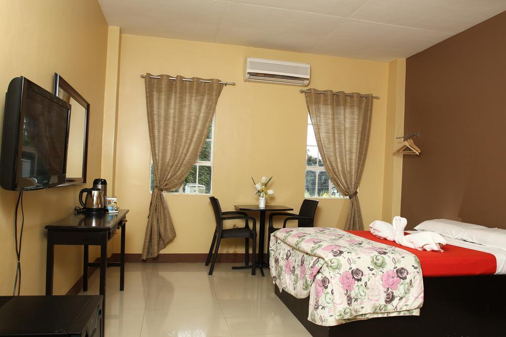 Hotel Camila 2