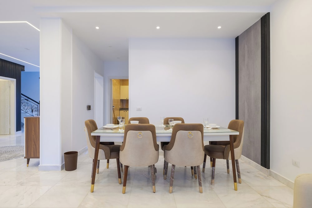 Alsawah|Luxury 6BR Villa with Private Pool