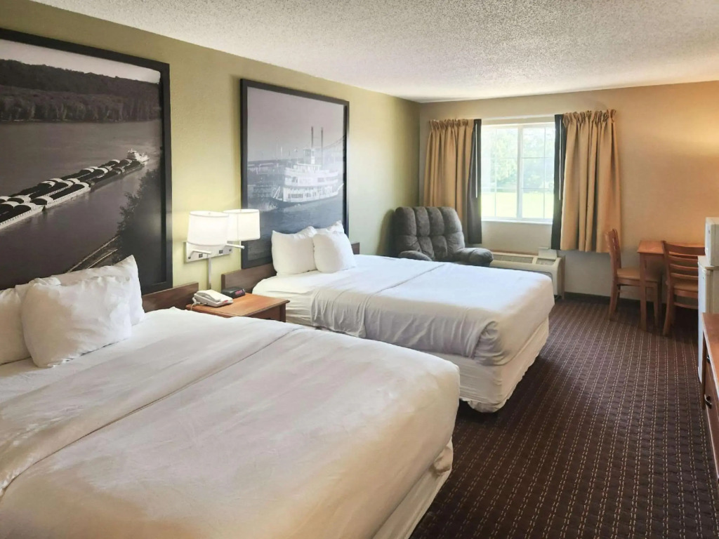 MainStay Suites LeClaire - Quad Cities