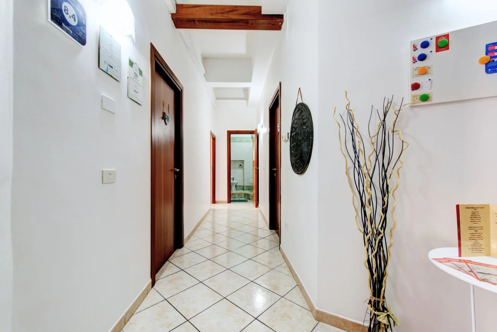 In the Center by Local Domus
