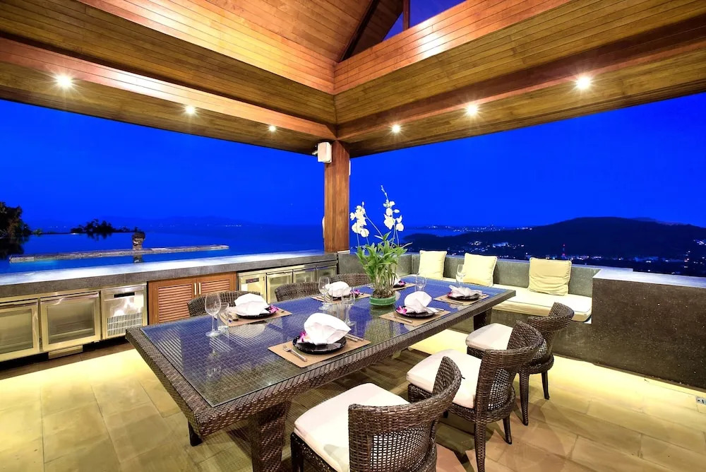Grand Vista