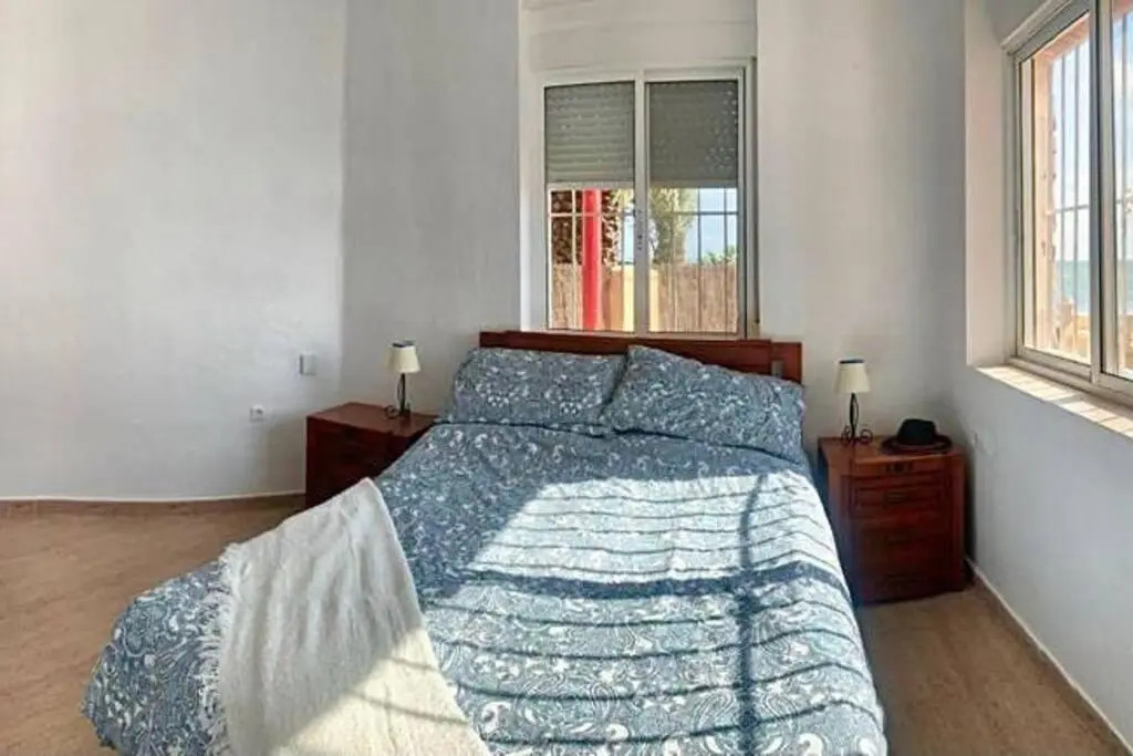 Apartamento Mar Menor, Los Urrutias - Stunning beachfront apartment with huge patio