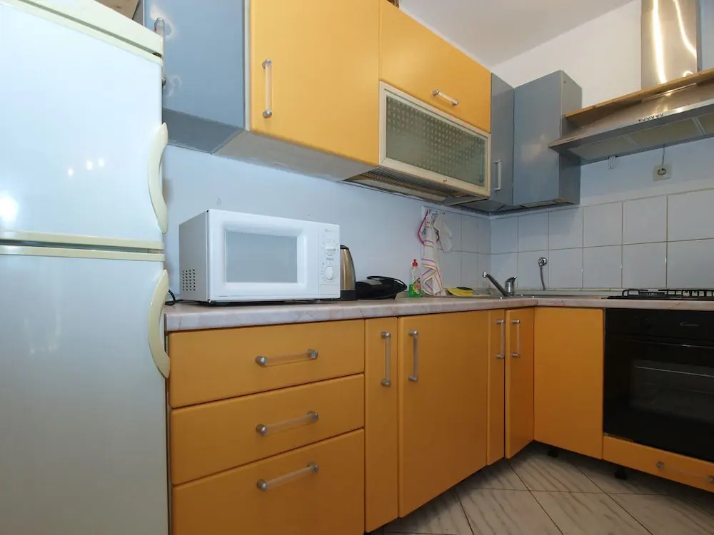 Apartment 949