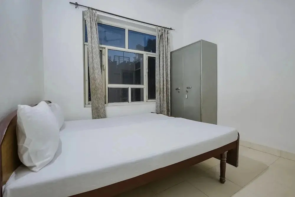 Canadian Guest House by OYO Rooms